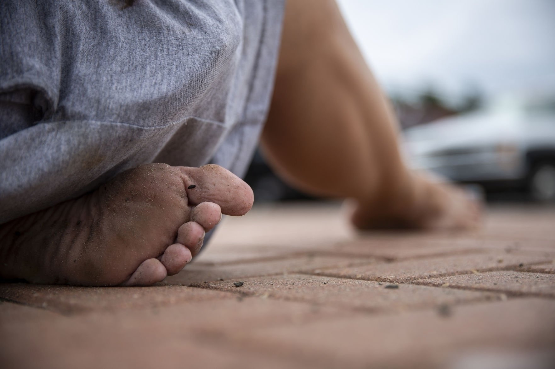 Homeless Victoria mother struggles to keep 7 kids off the street